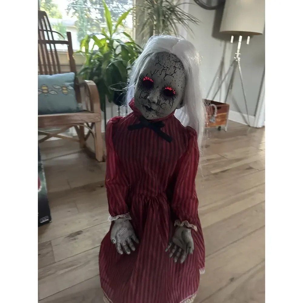 Spirit Halloween Roaming Antique Doll Animatronic Halloween Prop 2016 Tested EUC